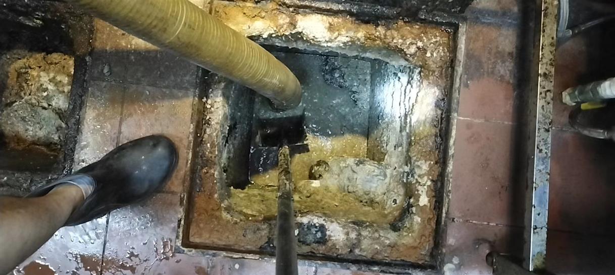 确山污水池清理一般都有毒气，怎么预防中毒呢？