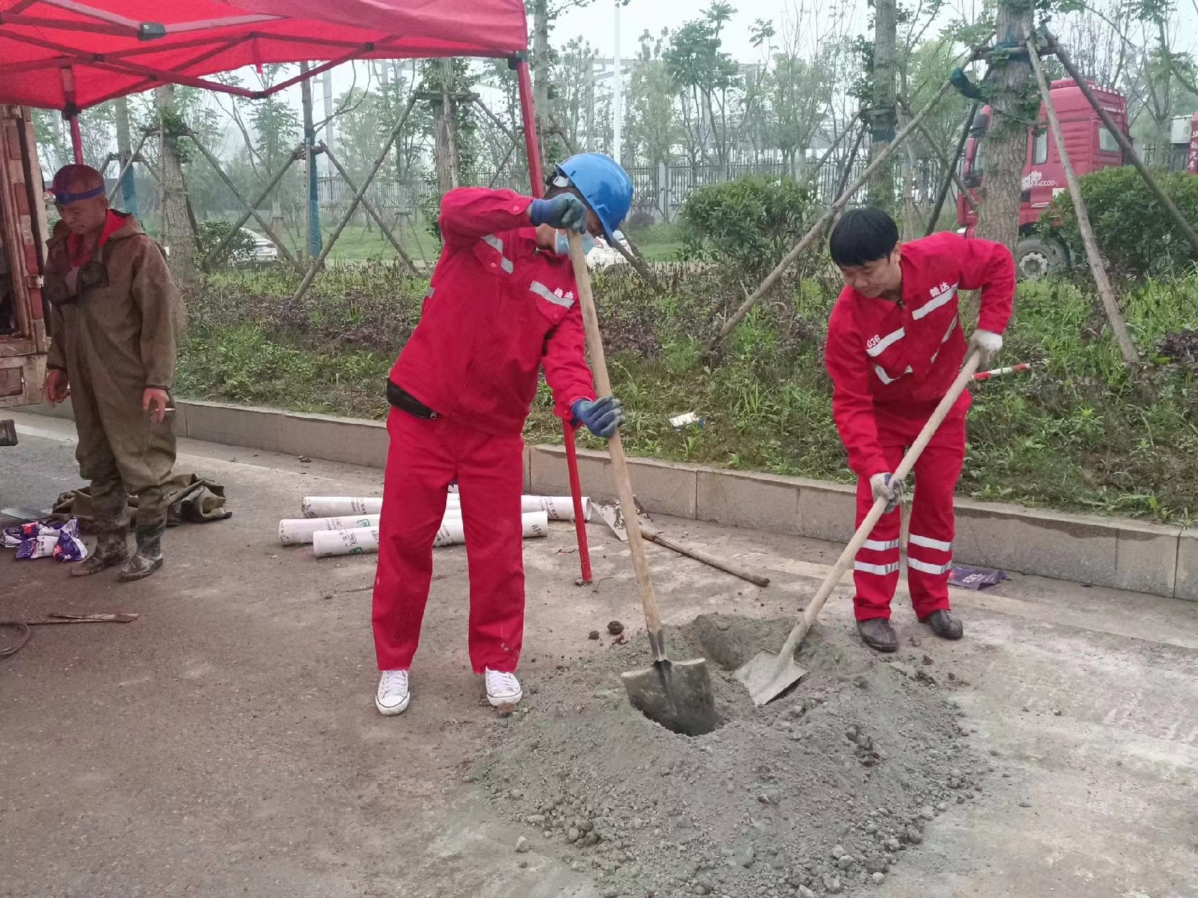 确山管道疏通哪家好】及时进行市政管道清淤